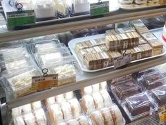 面包甜点陈列柜-新侨三宝乐面包店(崇文门店)