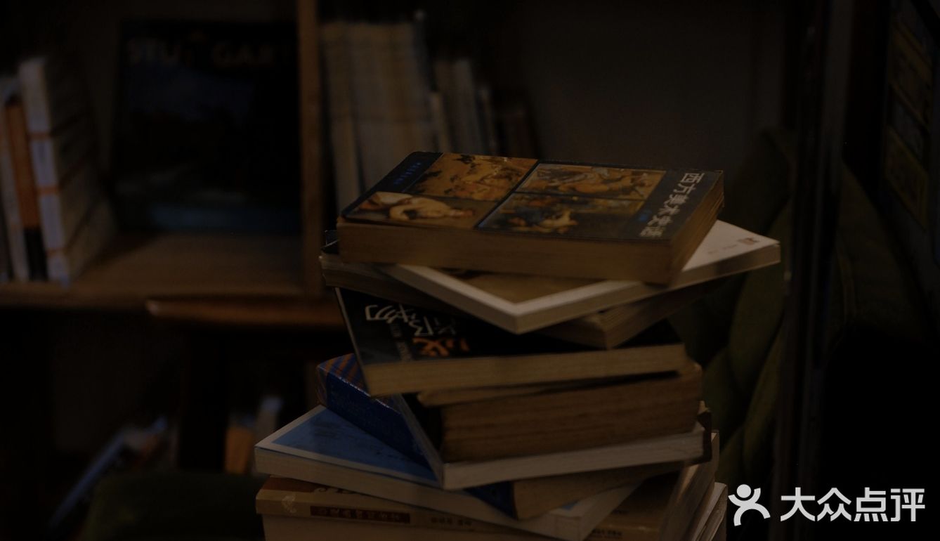 成都 | 新店 | 书店，让时间静止，让手不释卷。