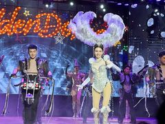 -金东尼人妖秀