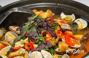 Boiling Clam Noodles