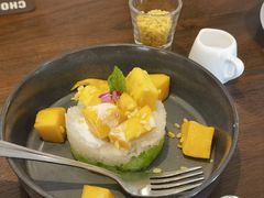 -Chom Cafe and Restaurant