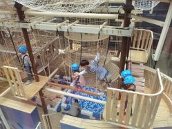 -PIPIKINGDOM皮皮王国欢乐号(欢乐海岸购物中心店)