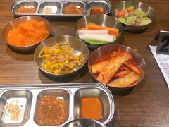 小菜碳生菜无限量-·缸桶屋·韩式牛肋条自助烤肉(西湖D11店)