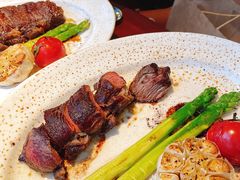 -MONICH牛排融合餐厅(和义大道购物中心店)