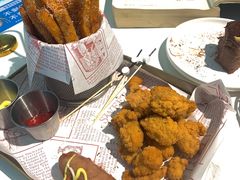 -露露家咖啡店