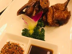 招牌脆皮妙龄鸽-水月周庄铂尔曼酒店-水月荟中餐厅