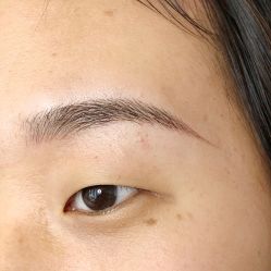-一个差评成就的纹眉店