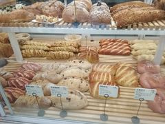 -焙丽拾光(麦凯乐直营店)