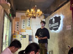-荒岛实景沉浸密室(江汉路1店)