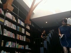 -钟书阁(松江泰晤士小镇店)