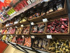 -来伊份1038(新村路三店)