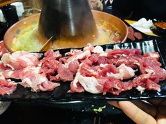 -果松木炭酸菜铜火锅·外婆参鸡汤