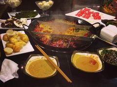 -宽板凳老灶火锅(簋街店)