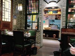 大堂-东口码头·烧鸽子·鱼头泡饼·地方菜(金鹰悦城店)