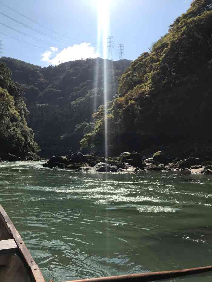 保津川漂流-"红叶季节不是特别推荐保津川漂流项目晚秋.