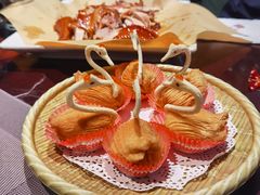 天鹅榴莲酥-香融府·烤鸭·家常菜(花乡奥莱店)