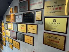 -头上红煨盐鸡·非遗院子餐厅