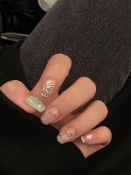 -UGIRL有个美甲