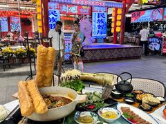 -刘姐啤酒鱼民族演艺餐厅(西街总店)