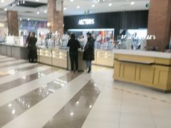 -燕莎奥特莱斯购物中心