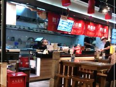 大堂-双燕楼·手工馄饨·汤面小吃(世纪汇店)