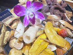 -一朵菌·野生菌探索家火锅(南亚店)