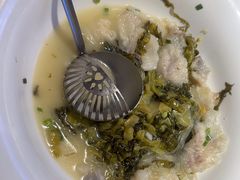 -严记小天府酸菜鱼(西四路店)