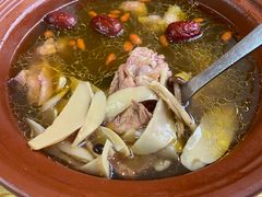 紫砂土鸡汤-有红鸡毛店·川菜(建设路店)