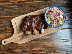 -Ribs & Burgers The Rocks