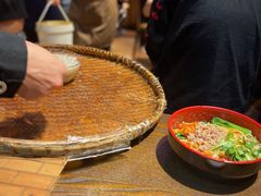 -爆炸头阿姨小四川正宗川味小吃(无任何分店)