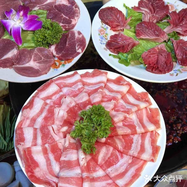 这家火锅唯一的缺点就是。。饭点得排队!!