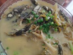 溪边鱼-品雅轩农家乐