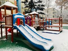 -红黄蓝幼儿园(颐东苑店)