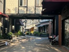 -钟书阁(松江泰晤士小镇店)