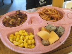 -汽车博物馆主题餐厅