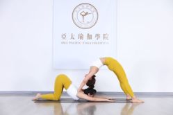 -亚太瑜伽普拉提学院