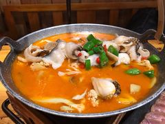 -老滇山寨•云南特色菜•地方菜•民族风情歌舞表演(金碧店)