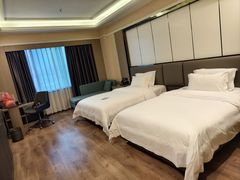 -华海酒店(茂名高铁站店)