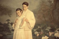 -雪中彩影婚纱摄影·微光艺术中心