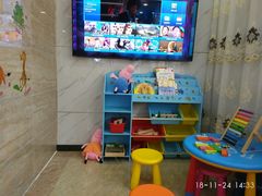 -茂菊口腔连锁(浦东南路店)