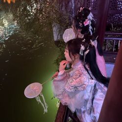 -一揽芳华汉服旗袍体验馆(拙政园店)