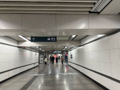 -体育场(地铁站)