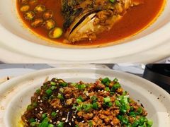酱香鱼头泡饭-卯火锅(人和协信店)