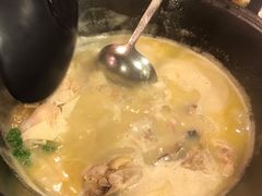 -鲜入围煮花胶鸡海鲜火锅