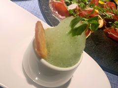 法式蒜香蜗牛-弦月窗LUNETTE BY AMANDA(复兴路店)