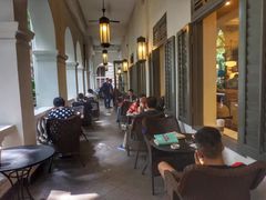 大堂-星巴克臻选(广州沙面店)