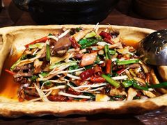 -老滇山寨•云南特色菜•地方菜•民族风情歌舞表演(金碧店)