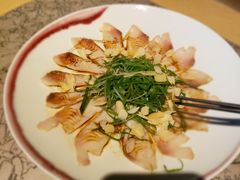 薄切鲜鱼片-穹六人间 people 6(岳阳路店)