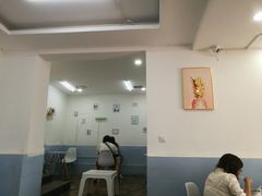 大堂-美肴冰品·汉堡·牛腩饭(总店)