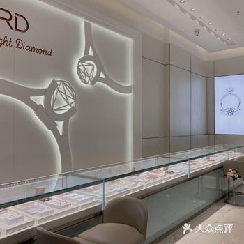 给大家种草CRD克徕帝的钻戒啦~ 钻戒是他们家的Ch